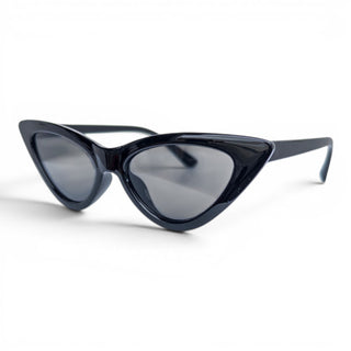 Go Girl USA Shop black cat-eye sunglasses with polarized lenses and a sleek frame.