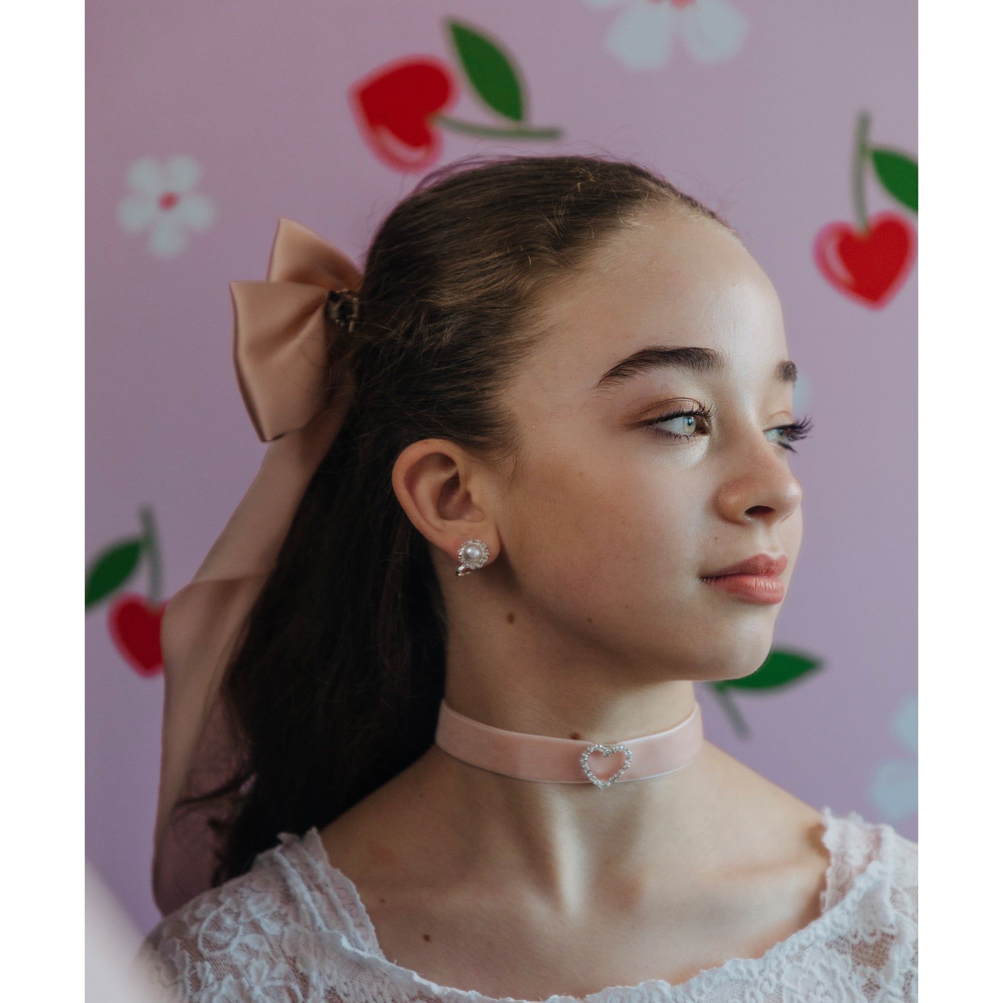 Velvet Choker - Outline Heart